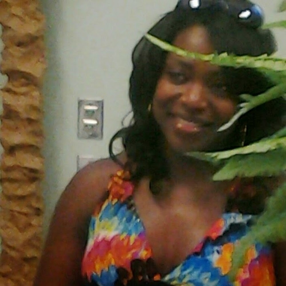 Meet your Posher, Alegra